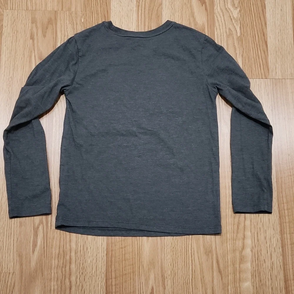 2 Boys Teal and Gray Long Sleeve Tees with Graphic Design Size M 8/10